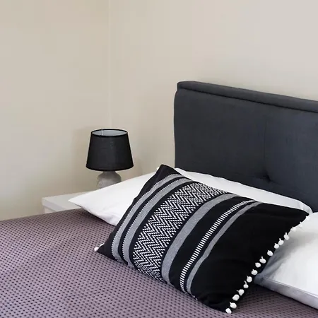 La Vie En Abela Mégas Yialós-Nítes